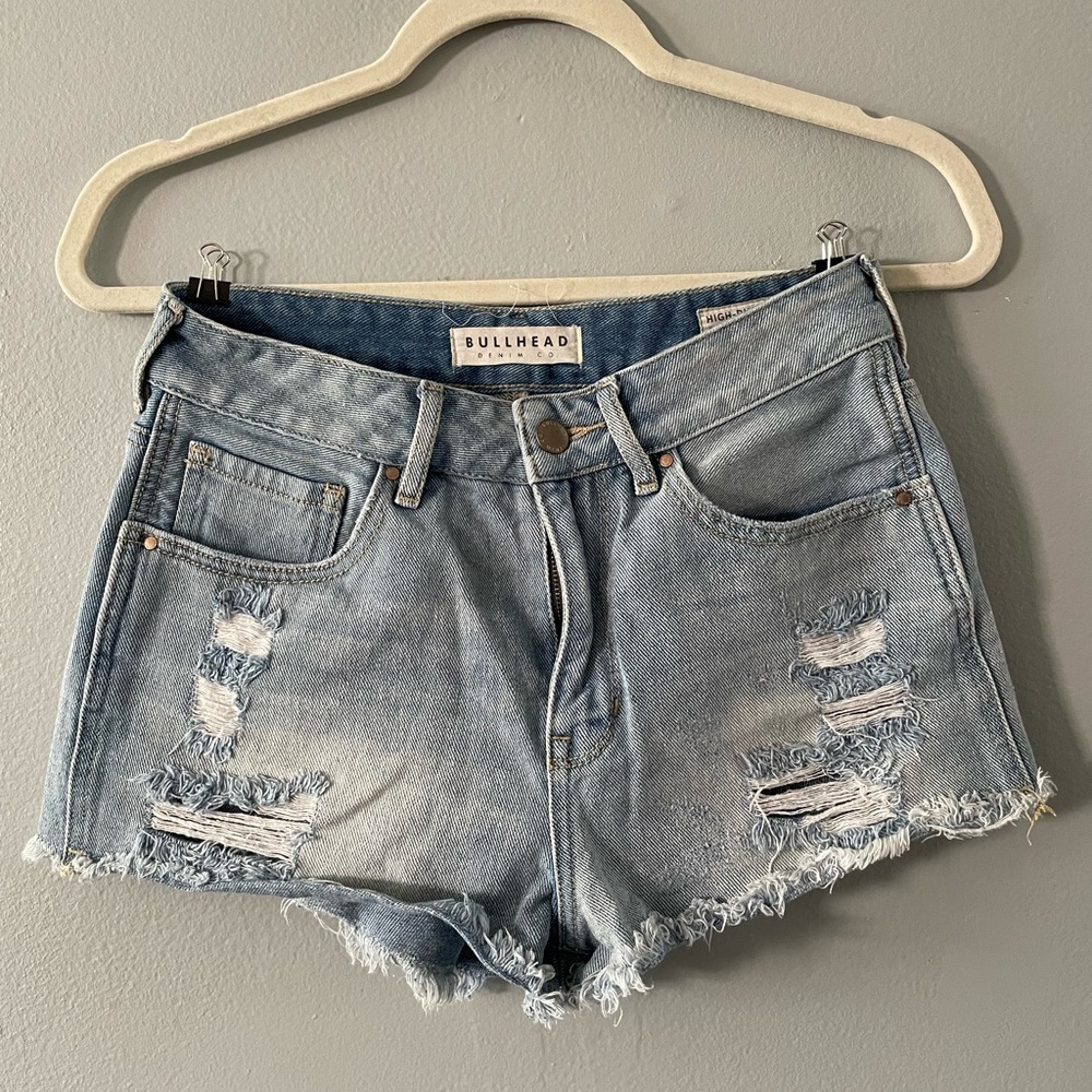 Bullhead high-rise denim shorts. Size 26